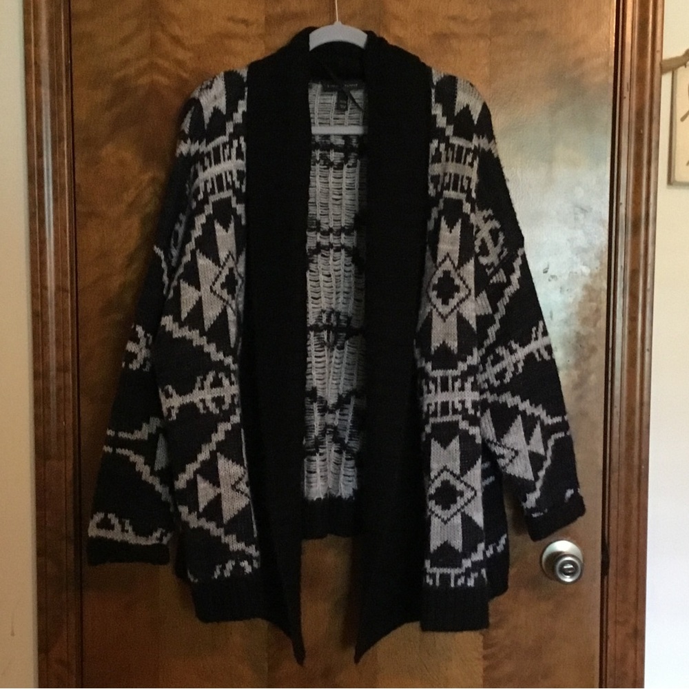 Lane Bryant Brand, Size 22/24, Heavy Sweater, Black and White, Plus Sized Woman